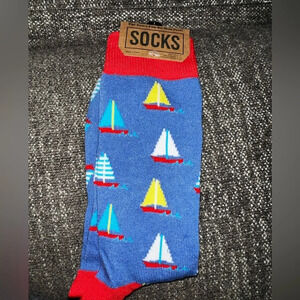 NWT Mens Novelty Sailboat Crew Socks